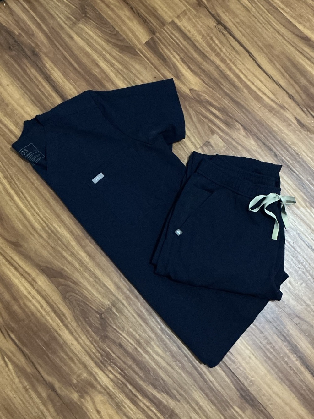 Figs Men’s Navy Scrub Jogger Set with Drawstring